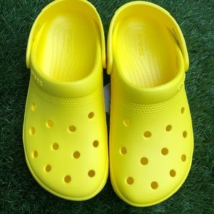 Yellow crocs coast clog